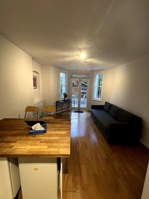 Lovely 1 Bedroom Apartment In West Kensington Londra Esterno foto