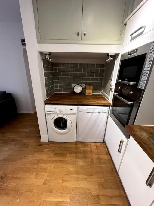Lovely 1 Bedroom Apartment In West Kensington Londra Esterno foto